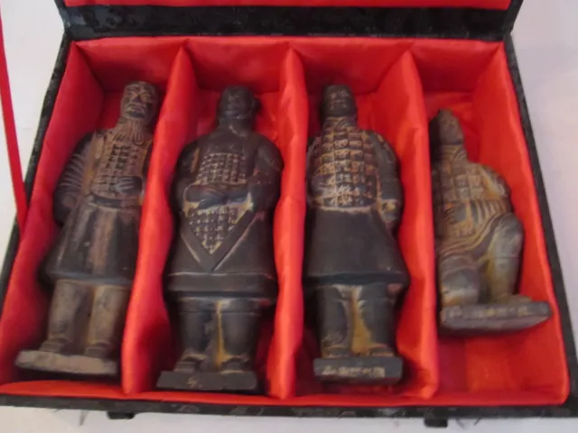 4 Chinese Terra Cotta Warriors In The Original Display Box - Signed By Artist