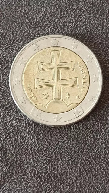 Moneta da 2 euro Slovensko, Slovacchia anno 2015 con Stemma 2 Croci, Ivan  Rehàk.