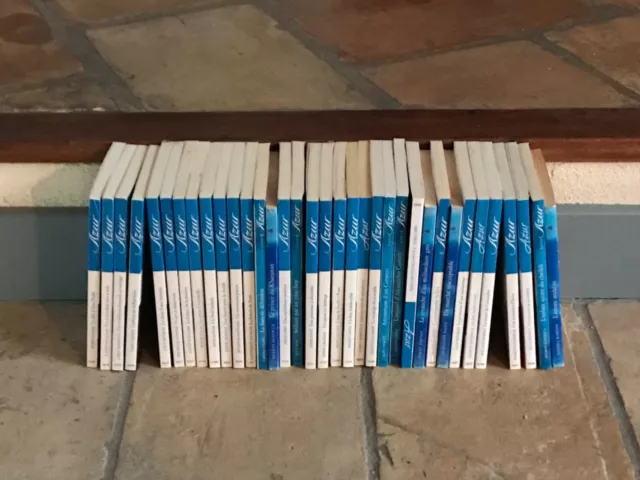 Lot de 35 livres "HARLEQUIN" Collection Azur.