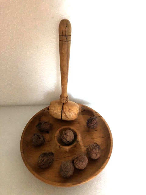 Ancien Casse-noix En Bois Sculpté – Écureuil – Panière Ou Présentoir épices