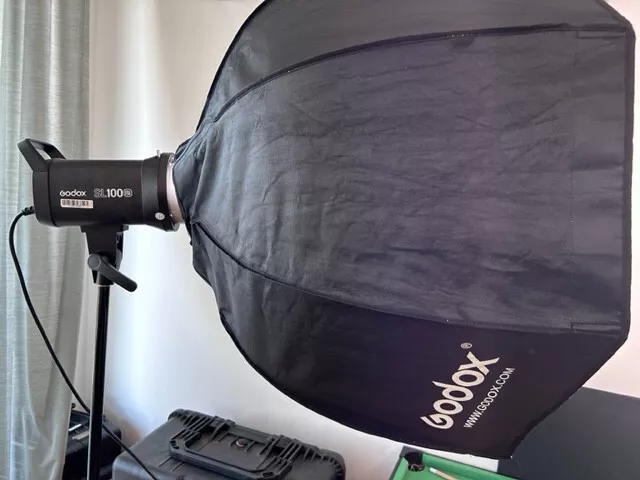 Godox SL-100Bi 100w LED incl. domo y accesorios - usado