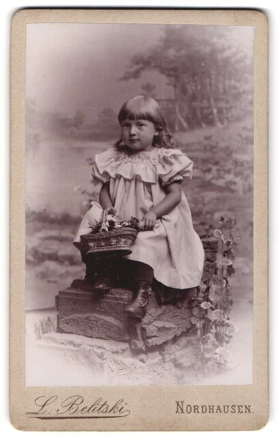 Fotografie L. Belitski, Nordhausen, Freiheit 14, Portrait kleines Mädchen im Kl