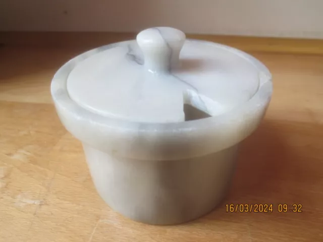 Butter Dish with Lid , quartz stone , 10cm diameter