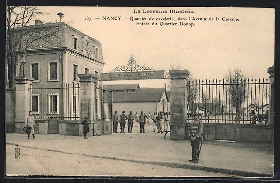 CPA " NOYON - Quartier de Cavalerie