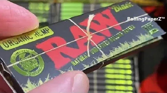 RAW BLACK ORGANIC HEMP Rolling Papers - 1 1/4 Size - 1 PACK/ 50 leave pack