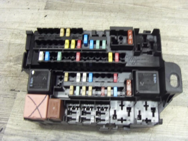 RENAULT LAGUNA 3 III Boîte à Fusibles (32) EUR 25,99 - PicClick FR