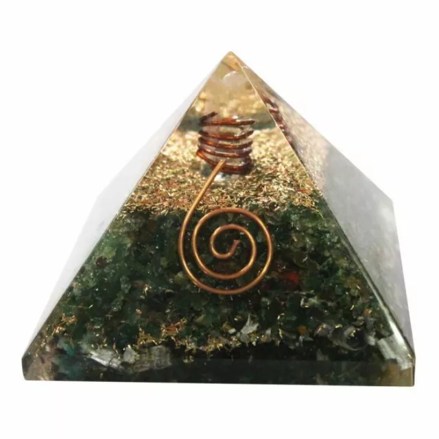 Pyramide énergétique d'orgone de jade vert avec pointe de cristal pour...