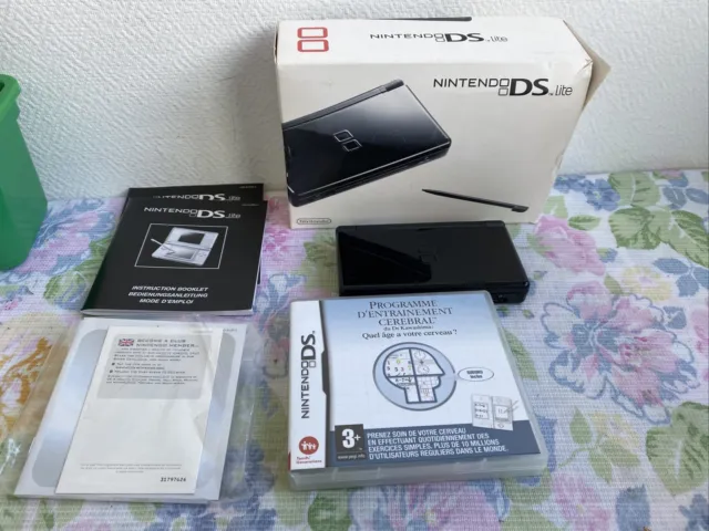 ancien console nintendo DS lite noire + jeu et notice sans chargeur