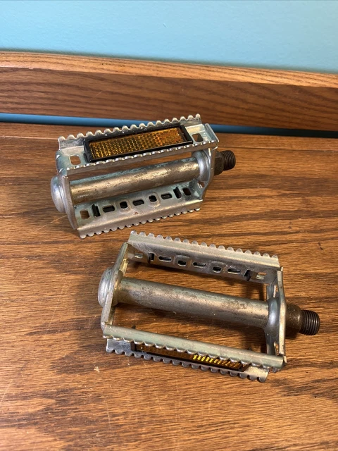 Vintage 2 Metal Bicycle pedals TPP 19 made in USA K10491