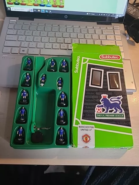 Subbuteo Lw Hasbro Team Ref 63139 Manchester United 3rd Referenced Box