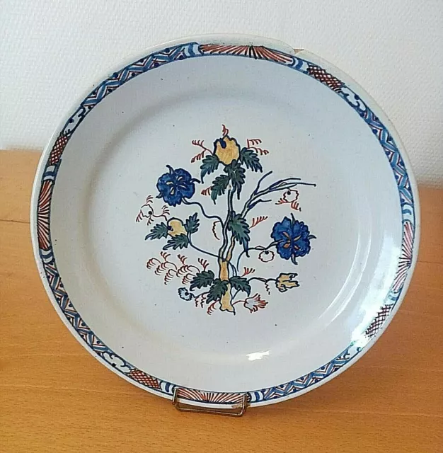 Assiette en faïence: Moulins XVIIIeme siècle .