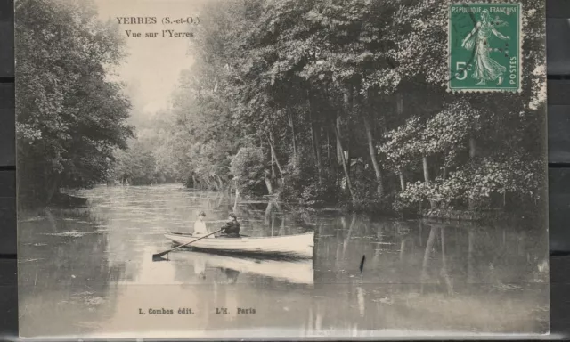 CPA 91 Vue sur l'Yerres animée  Etat superbe