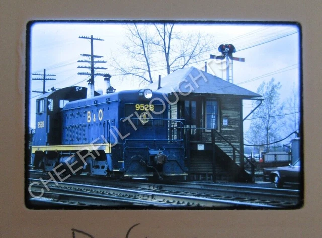 Original '67 Kodachrome Slide B&O Baltimore Ohio 9528 NW2 Tower action     38L67
