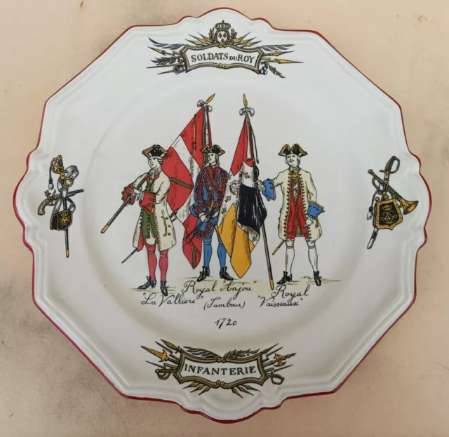 Assiette Soldat du Roy infanterie 1720 Faience ST Clement N° 189/3000 Chassagnac