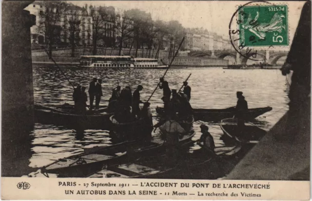 CPA PARIS 1911 Accident du Pont de l'Archeveche autobus dans la seine (73151)