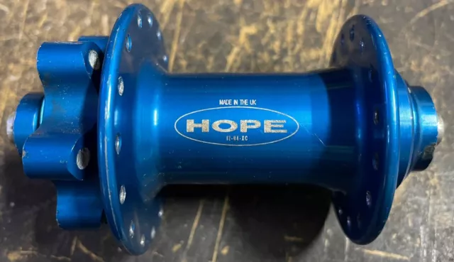 Hope XC 32 Hole 100mm QR Front Hub. Rare Blue.