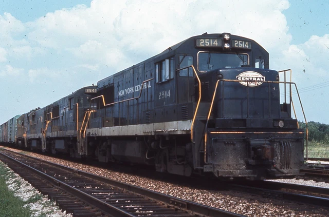 Duplicate  Train Slide New York Central U25-B #2514 06/1967 Detroit MI