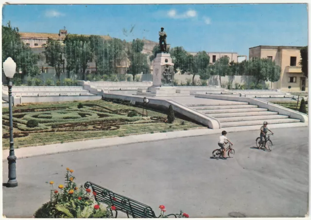 Augusta - Siracusa - Monumento Ai Caduti E Fontana Ornamentale - Viagg. -52677-