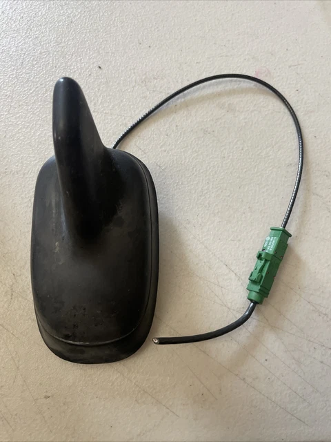 Volkswagen CC Antenna Radio Signal Amplifier Trap  3C0035507AA 35207601
