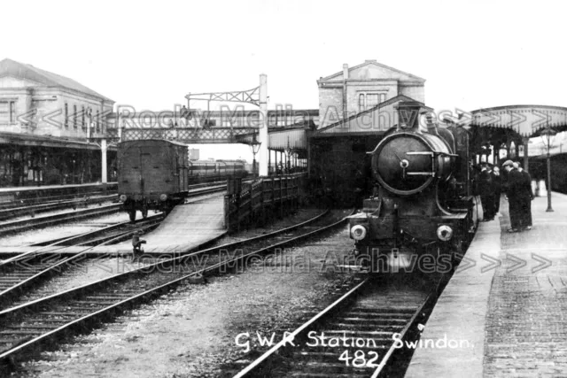 mtt-5 The Great Western Railway Station, Swindon, Wiltshire. Photo