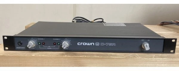 Amplificatore Di Potenza Crown D-75A 2 Canali Con Ingressi XLR, Usato Ma Funzionante Da Stazione Radio, Rack 19"