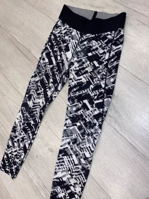 Ladies H&M Black Patterned Training Gym Fitness Cropped Leggings Size Small