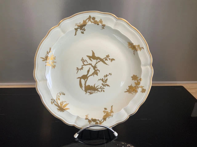 Beau Plat Rond  Porcelaine De Limoges Bernardaud Decor Reine Elisabeth Ii  1957