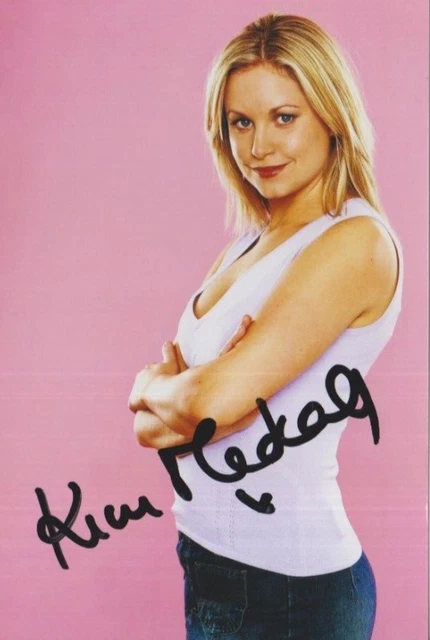 Kim Medcalf    **HAND SIGNED**  6x4 photo  ~  Eastenders  ~  AUTOGRAPHED