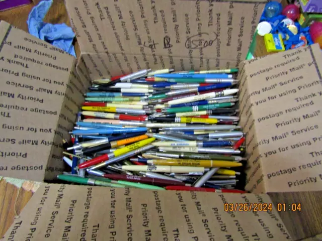 Vintage Lot Of 500 Advertising Ball Point Pens - Lot B !!