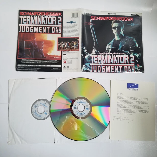 Terminator 2 Laser Disc PAL Widescreen - Gatefold Sleeve With Jim Cameron Insert Terminator 2 Laser Disc PAL Widescreen - Gatefold Sleeve With Jim Cameron Insert