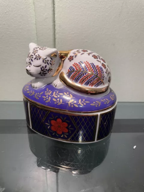 Vintage Takahashi Porcelain Jewelry Trinket Box Beautiful Cat Figurine Lid