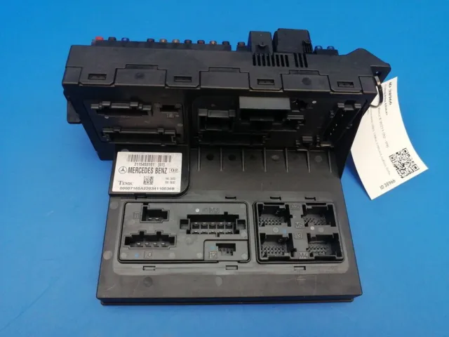 Mercedes-Benz E W211 fuse relay box module SAM 2115453101 PUM38966