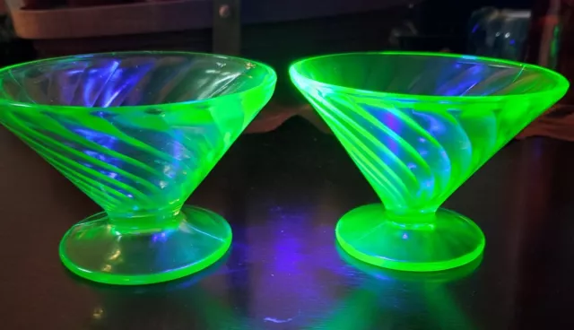 Pair of Federal Green Uranium Vaseline Glass Dessert Cups