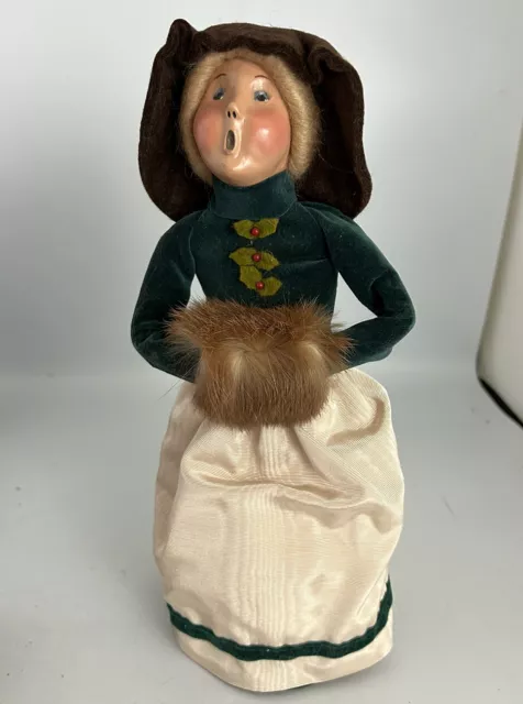 Byers Choice 1996 The Carolers Woman with a Fur Muff White Green Skirt