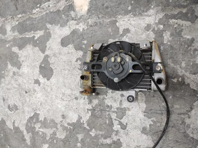 Radiatore Acqua con elettroventola  Suzuki SIXteen 125 150 dal 2008 al 2011