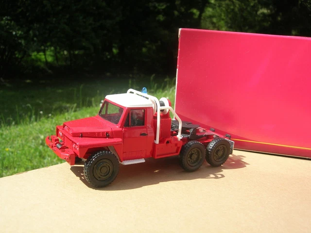 721/02 Oshkosh 1:50, Striker 3000, Löschfahrzeug -Punta Cana-, TWH