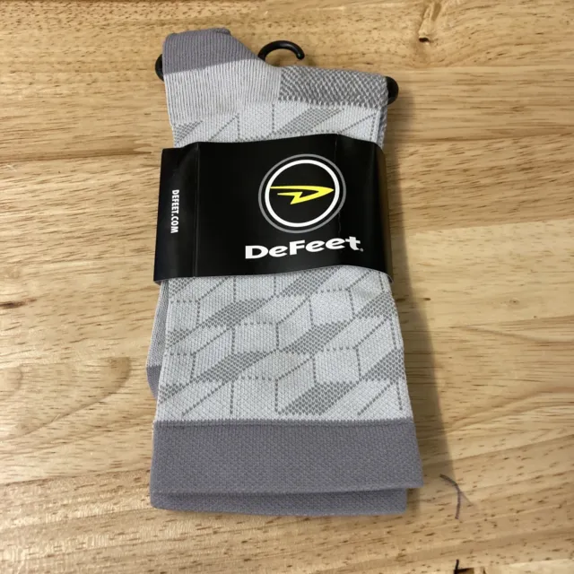 DeFeet Bike Bicycle Aireator 6" D-Logo Cycling Socks, Size 7 - 9, Gray