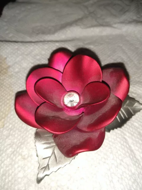 Camco Flower with pewter leaves