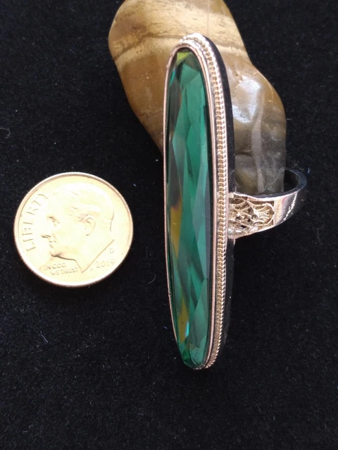 Vintage Silver tone Green Glass Gem Ring w/ Filgner+Beading pattern size 6 3/4