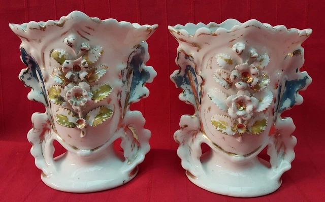 PAIRE DE VASES EN PORCELAINE ISABELINE XIXe SIECLE