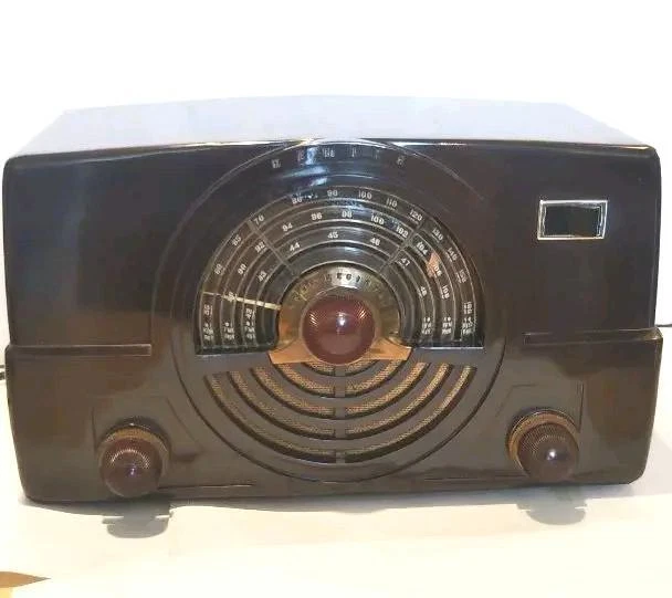 Rare Vintage Zenith America Vacuum tube radio type 7H520 made in USA