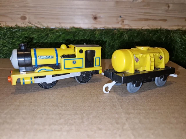 Tomy Rheneas TOMY TRACKMASTER THOMAS the tank engine battery train rheneas and coach ...