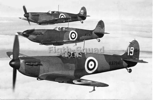 WW2 Picture Photo UK  Supermarine Figther Spitfire I trio 8052