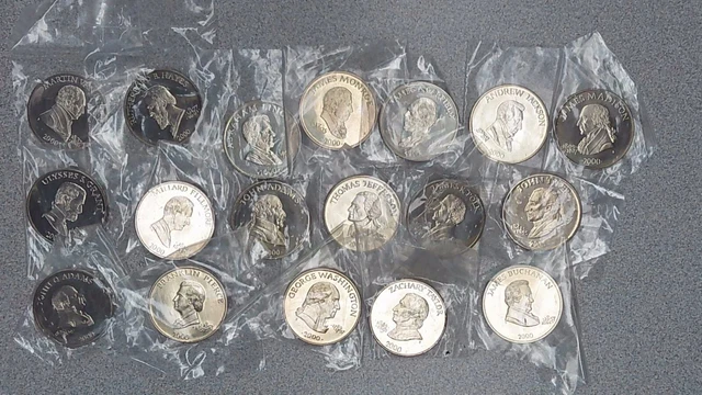 LOT OF 18 - 2000 REPUBLIC of LIBERIA FIVE DOLLAR U.S. PRESIDENTS COINS
