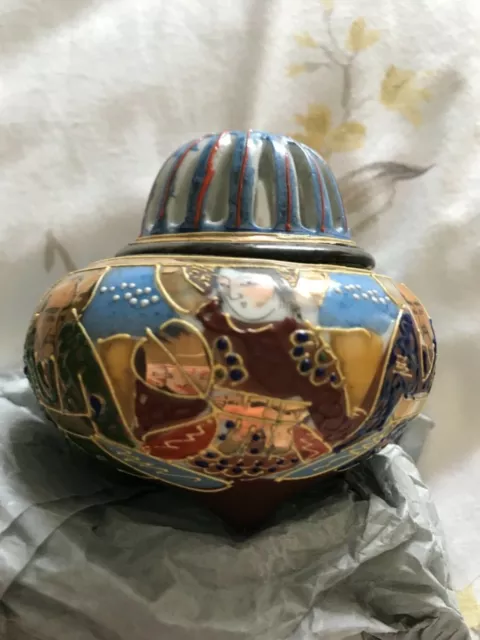 small retro Chinese Hand painted pot pouri table ornament decoration