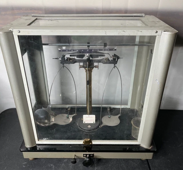 VINTAGE VOLAND & SONS ANALYTICAL BEAM medical balance scale in metal
