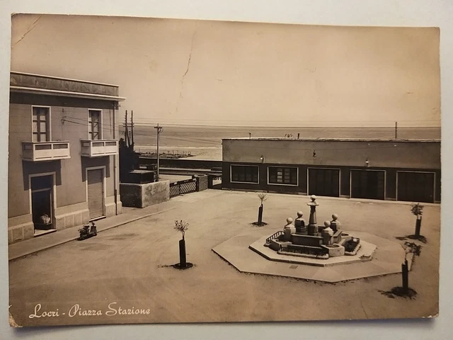Locri (Reggio Calabria). Piazza Stazione.