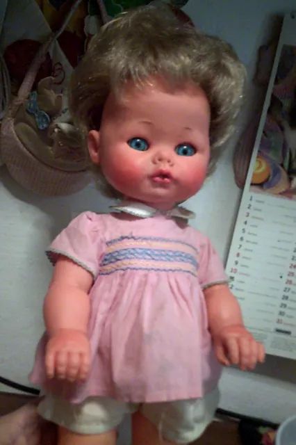Bambola Furga con difetti cm 40  x pezzi ricambio con vestito originale leggi
