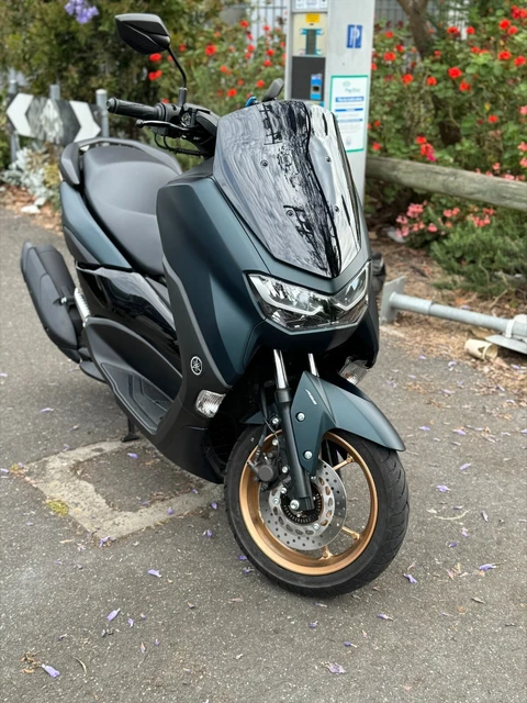 YAMAHA NMAX 2023 155CC Dark Petrol like new