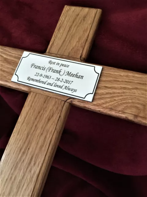 Segnalibro per tomba rovere massello 23"" in legno commemorativo croce e targa personalizzata su misura. 3